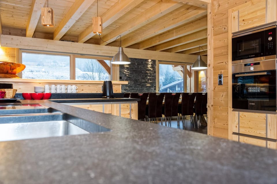 Kitchen or kitchenette, Living room
