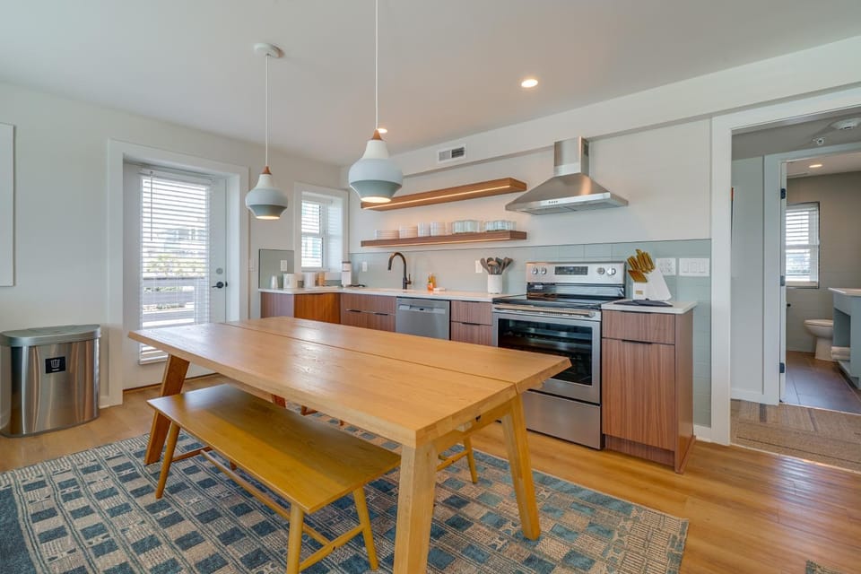 Steps to Sand: Carolina Beach Condo w/ Pool Access House in Kure Beach