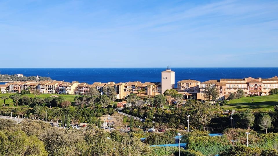 Escapade ensoleillée sur la Côte D'Azur - Cap Estérel Apartment in Saint-Raphael