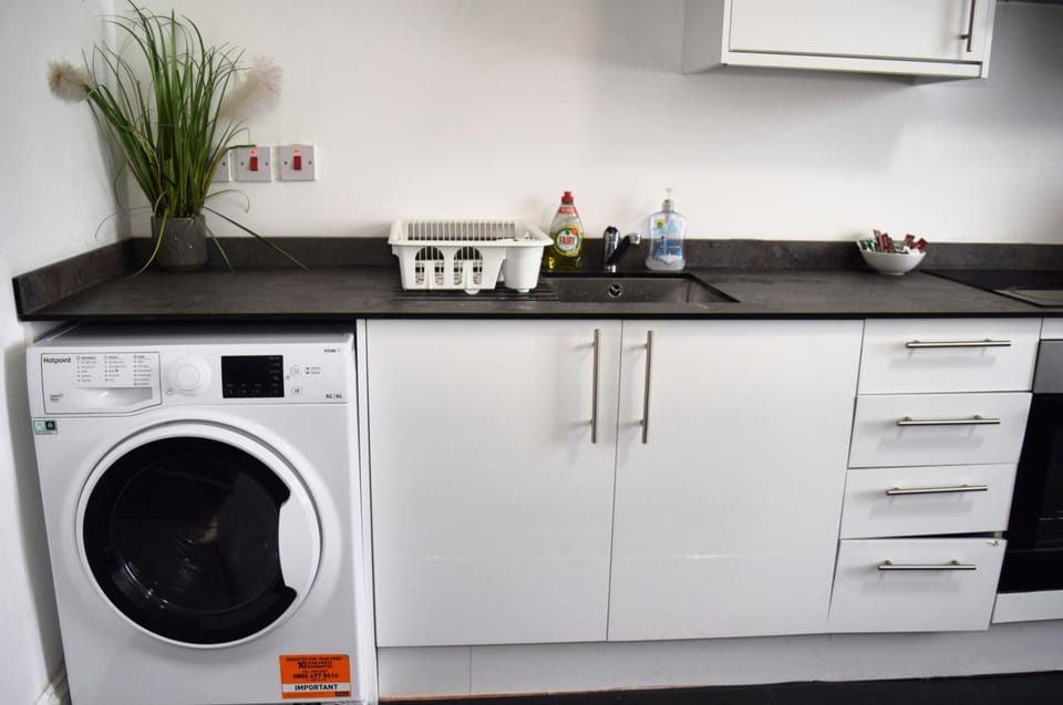 Ilkeston 2BR 3Bed Apartment w'Smart TV & WiFi Apartment in Amber Valley