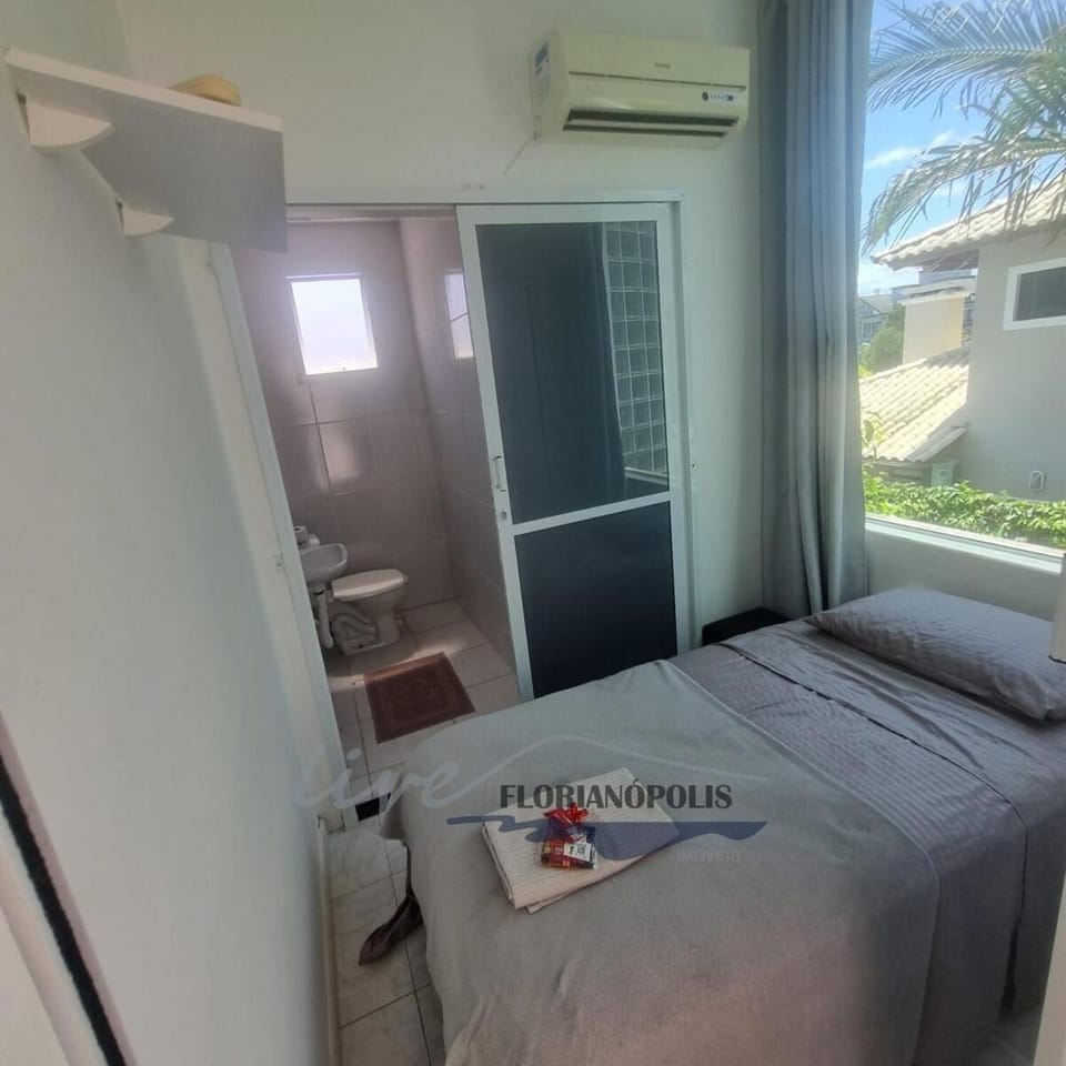 Casa com 3 suítes e piscina em Jurerê I LIVE1320-T House in Florianopolis