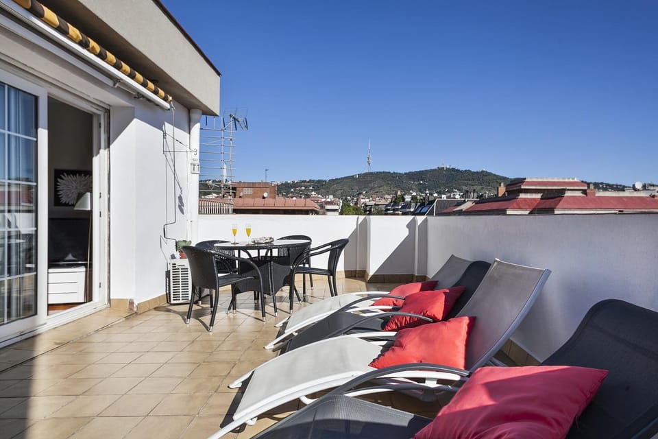 View (from property/room), Balcony/Terrace, Mountain view, Quiet street view