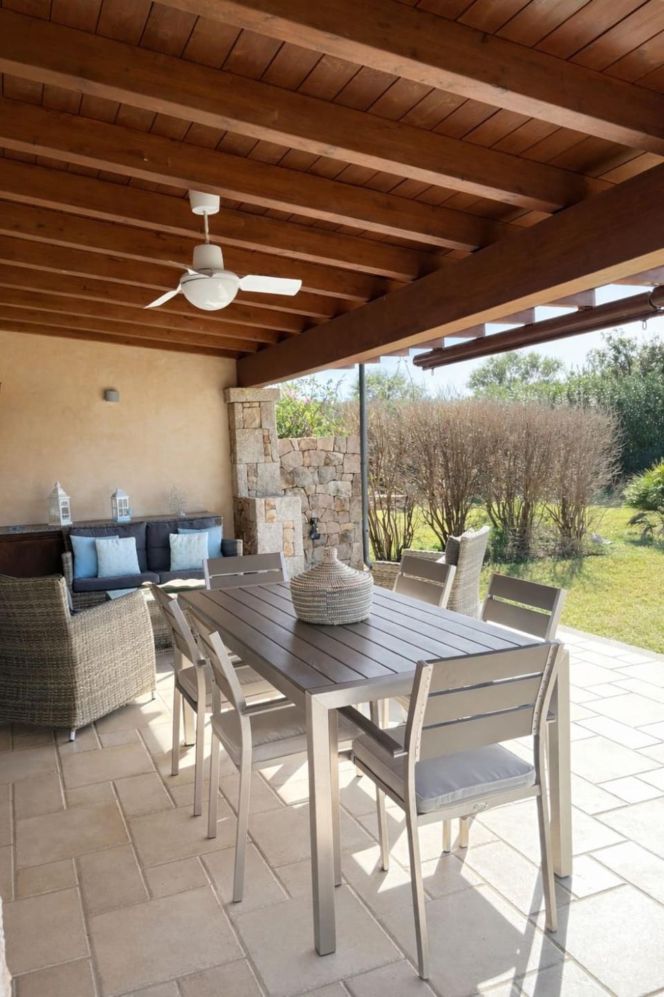 Patio, Dining area
