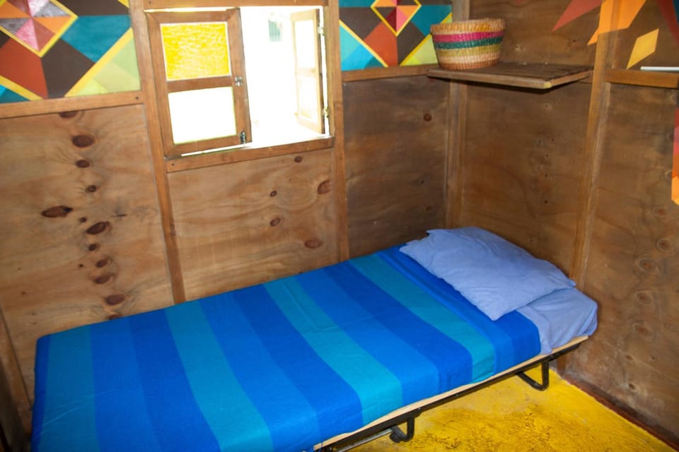 CABAÑA TIPO CAMPING , PISCINA, PUENTES DE AVENTURA, GRANJA baño compartido Hotel in Cundinamarca, Colombia