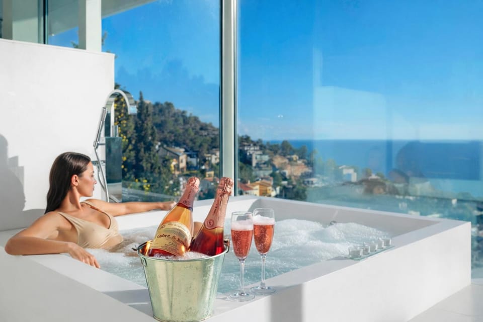 Hot Tub, Drinks