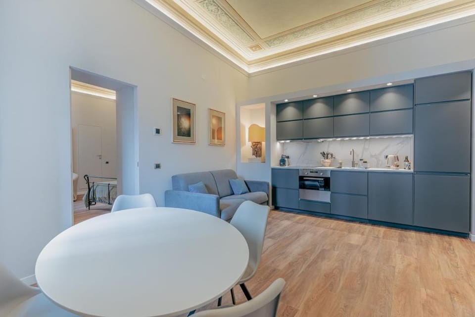 Kitchen or kitchenette, Living room, Seating area, Dining area, oven, stove