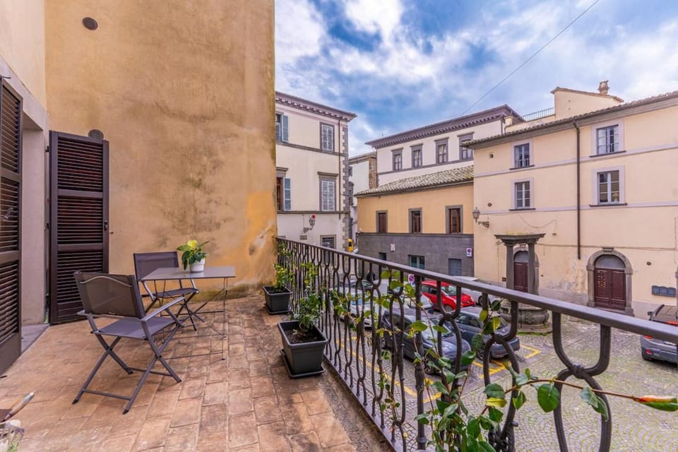 Property building, View (from property/room), Balcony/Terrace
