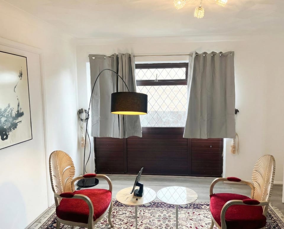 Modern Maidenhead Retreat, 3Bed, 1 Bath Apartment in Maidenhead