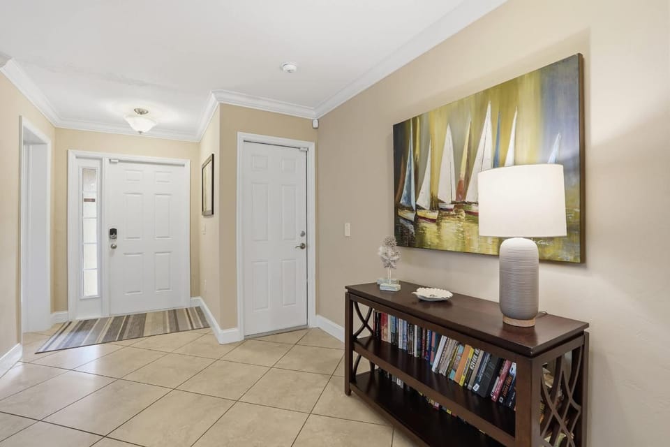 Coastal Naples Getaway with Heated Pool House in Naples Park