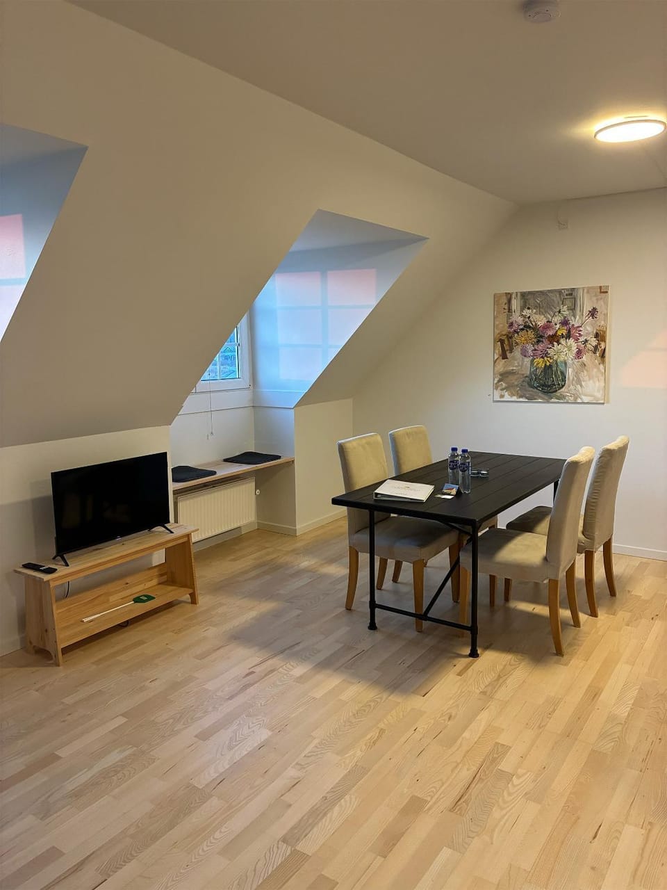 TV and multimedia, Dining area