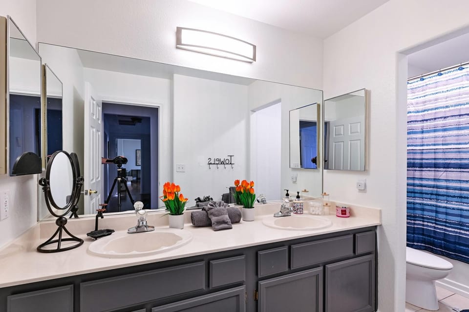Shower, Bathroom, towels