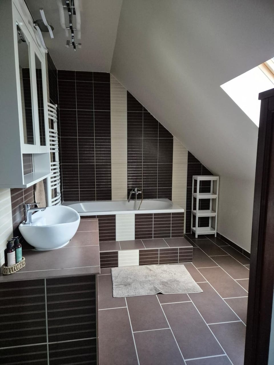 Bathroom, Bath