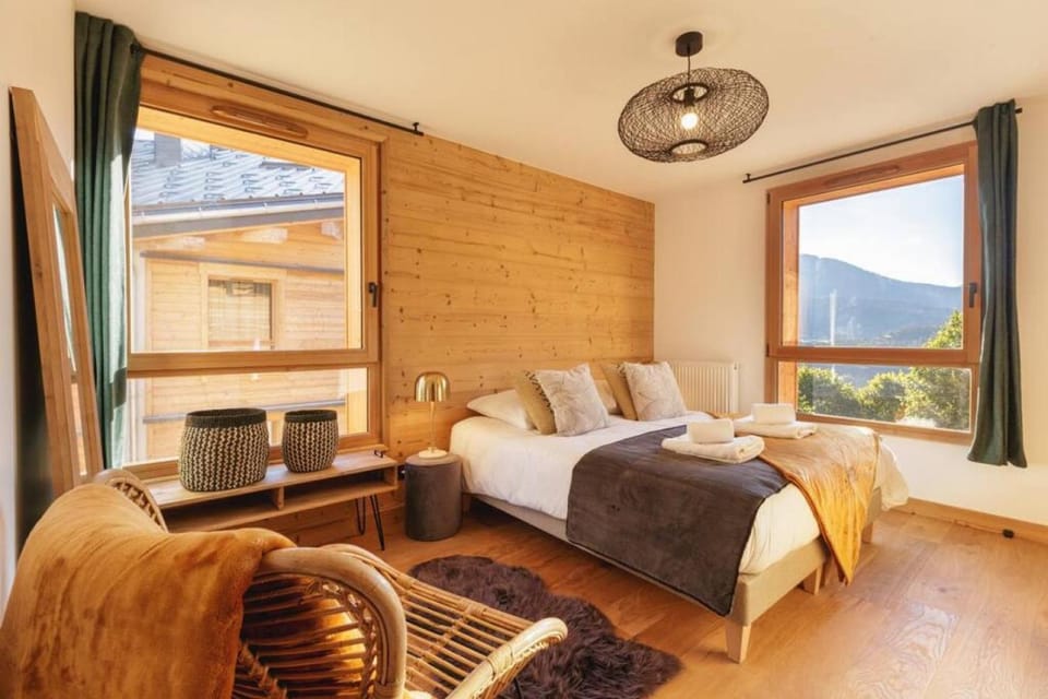 Terra Losa AlpinChic 2CH Central Remontee Vue Parking Apartment in Les Houches