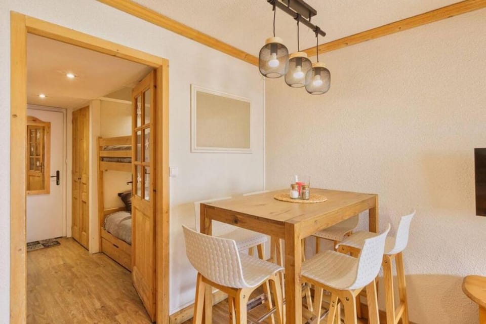 La Verte Appart 2CH familial 5mn pistes Vue Parking Apartment in Les Houches