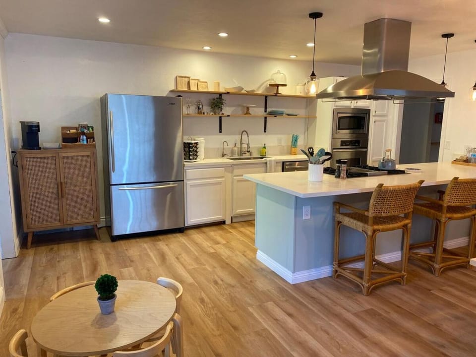 Family Friendly Home Near Monterey House in Marina