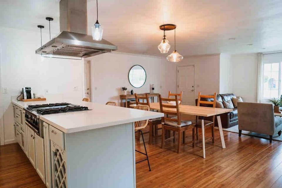 Family Friendly Home Near Monterey House in Marina