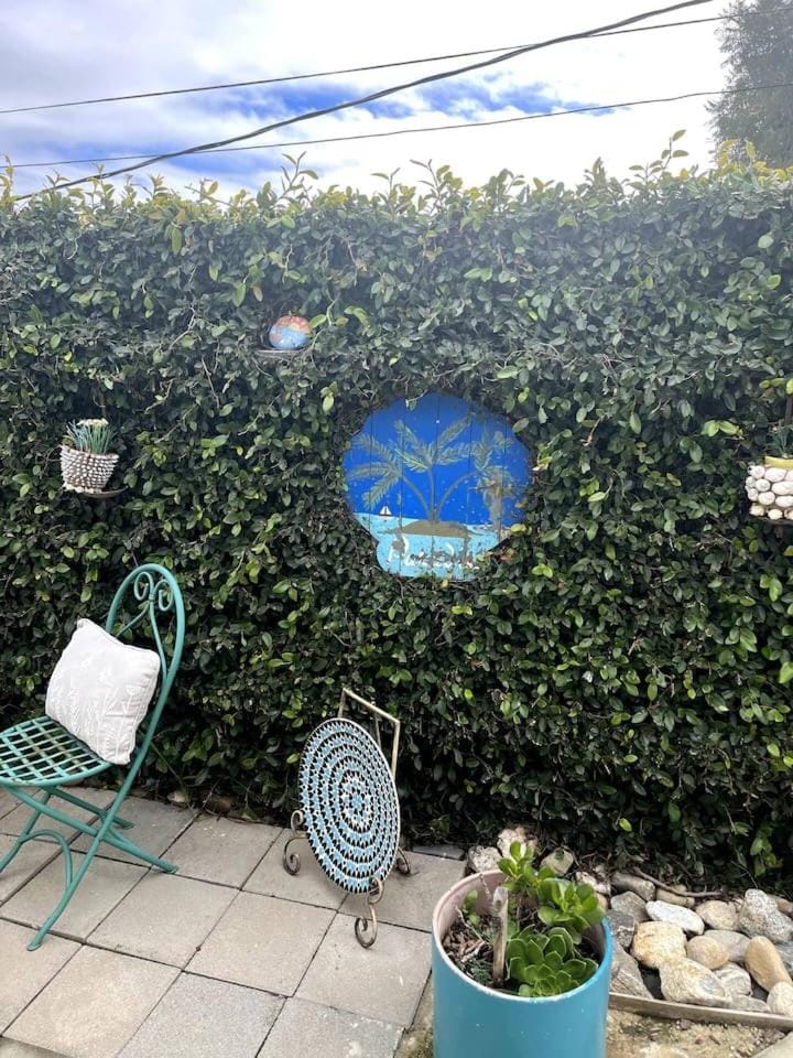 Cozy Villa with Spa, Fireplace, Kitchen, Yard, BBQ Apartment in Simi Valley