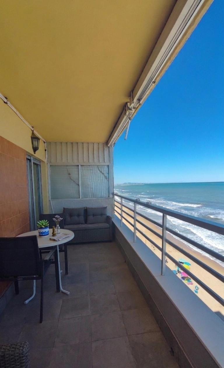 Mirador Blue Horizon- 1ª linea de playa Apartment in Safor