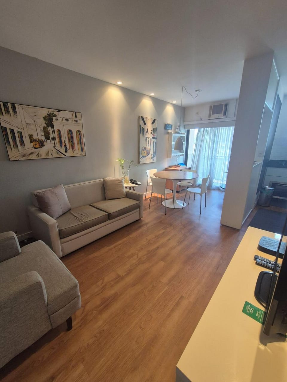 Charming in Leblon flat with parking space and services Apartment in Rio de Janeiro
