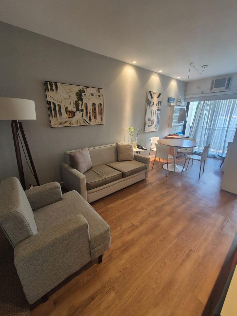Charming in Leblon flat with parking space and services Apartment in Rio de Janeiro