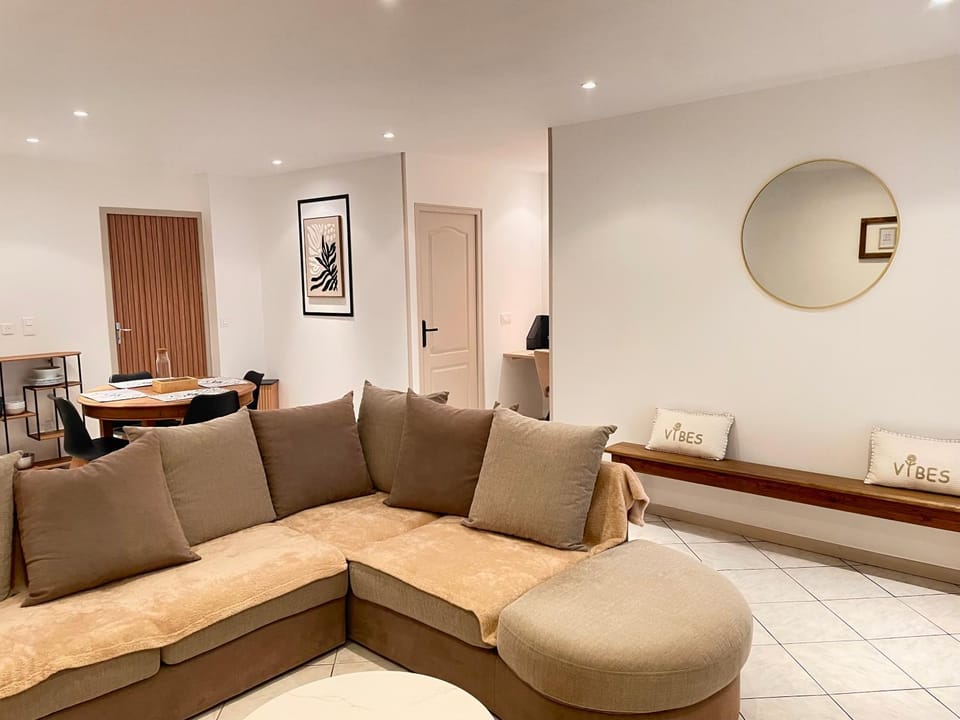 Living room, Seating area
