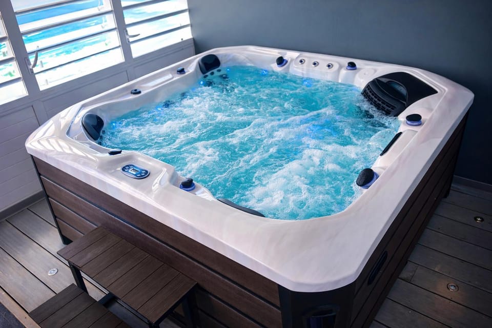 Hot Tub, Hot Tub