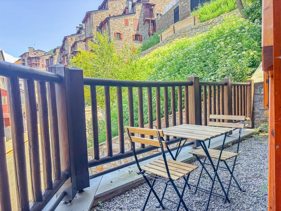 3H en Soldeu con vistas, parking y wifi rápido I AndStay Apartment in Andorra