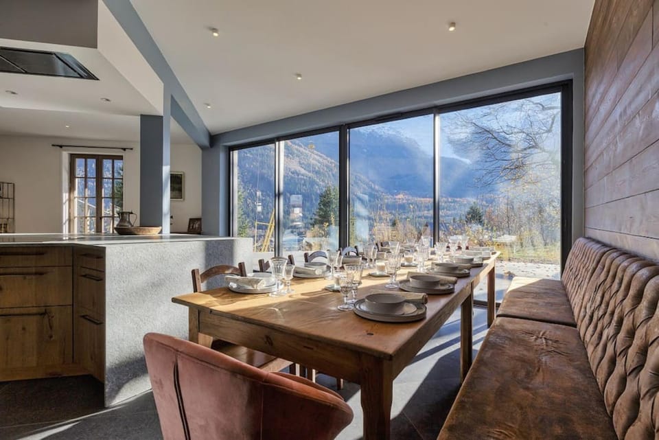 Le Murger Chalet de Luxe 240m2 6 CH Vue MtBlanc Sauna Chalet in Chamonix