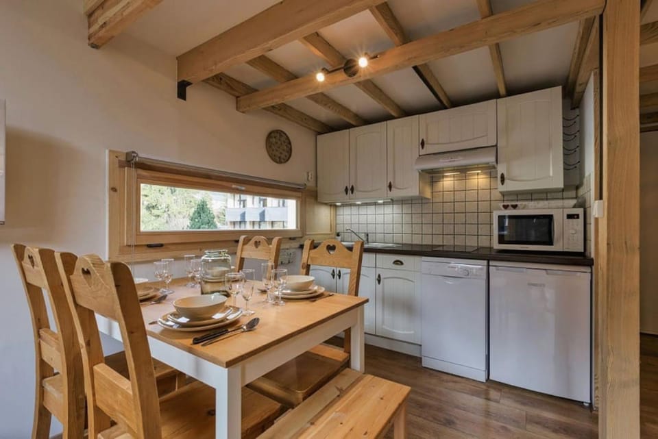 Roca Cosy Duplex Grands Montets Parking Transports Apartment in Chamonix
