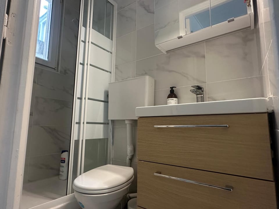 Shower, Toilet, Bathroom