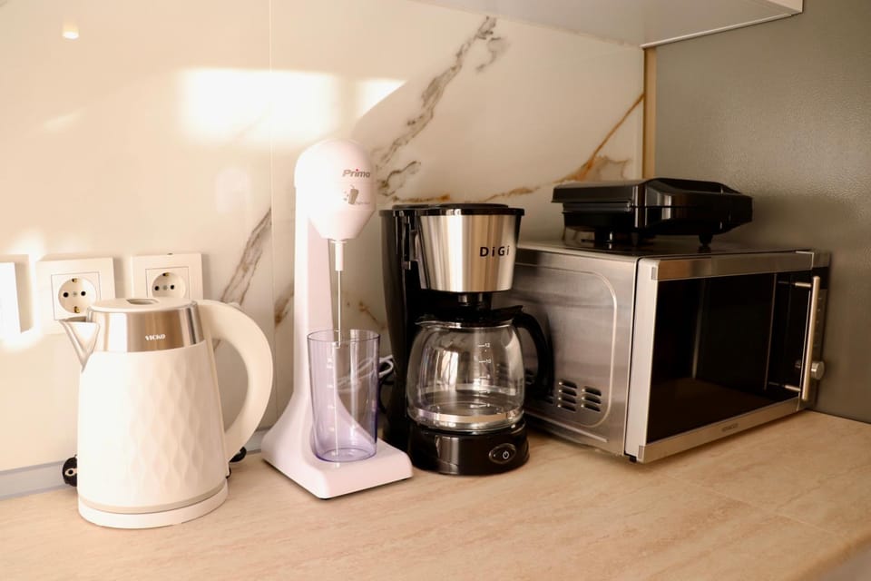 Coffee/tea facilities, Kitchen or kitchenette, microwave, toaster
