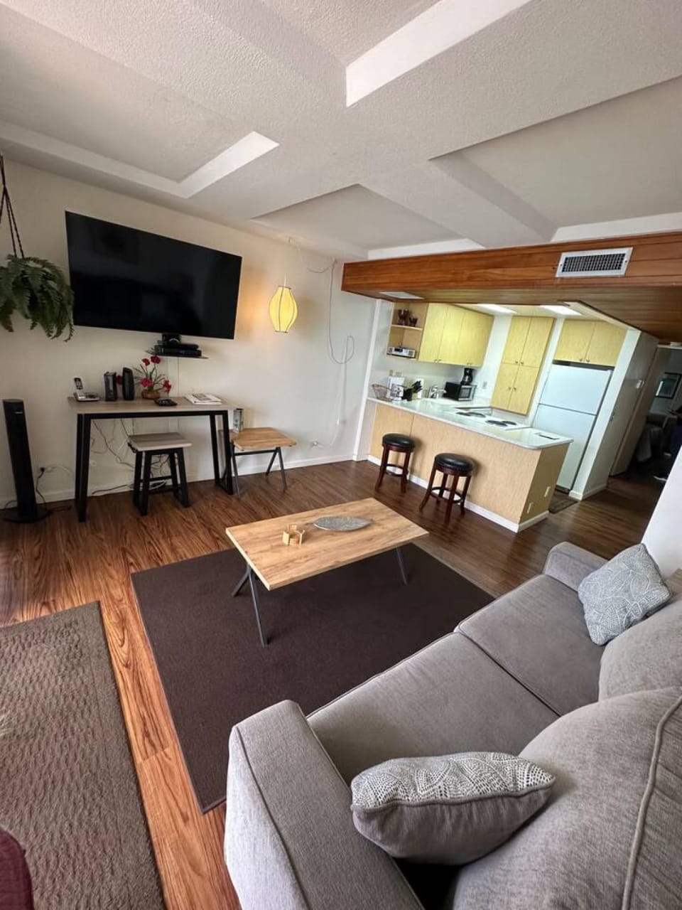 TV and multimedia, Kitchen or kitchenette, Living room, Seating area, Dining area, Evening entertainment