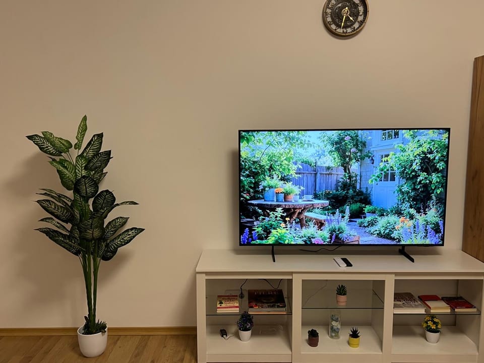 Communal lounge/ TV room, TV and multimedia, Evening entertainment