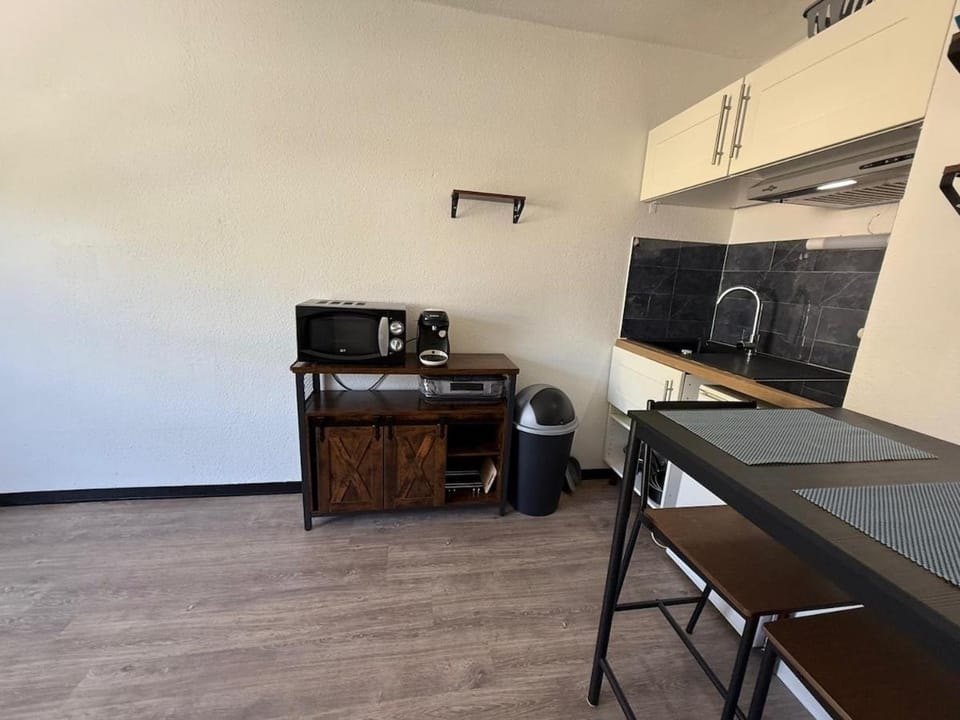 Studio 17 m2 avec piscine et parking - Gruissan Apartment in Gruissan