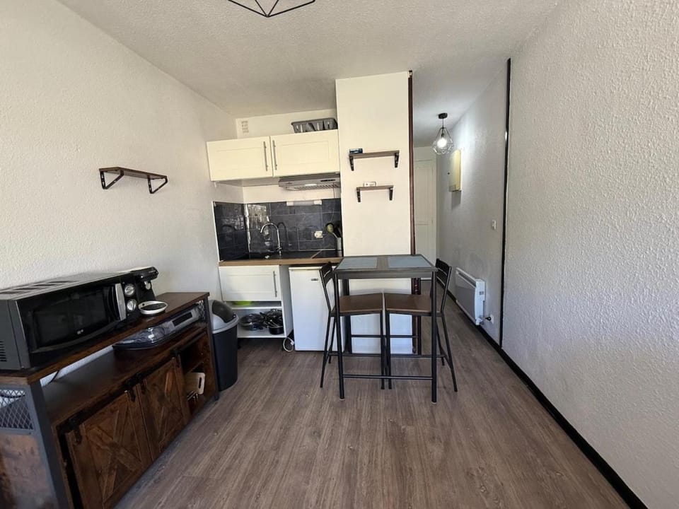 Studio 17 m2 avec piscine et parking - Gruissan Apartment in Gruissan