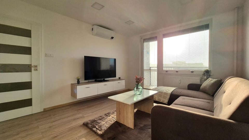 Skyview Studio Apartment, Košice City center Apartment in Slovakia