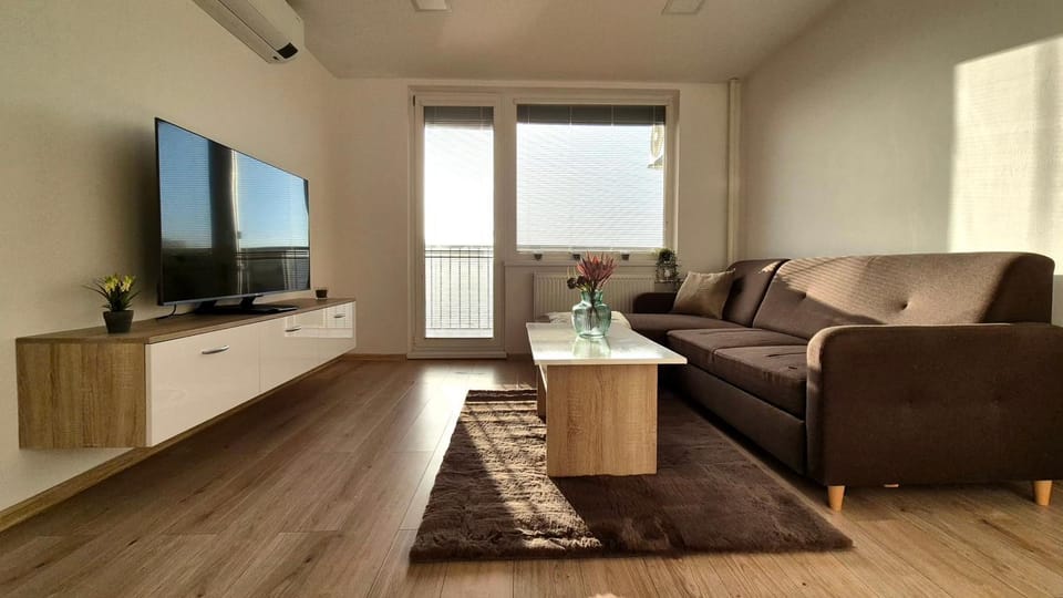 Skyview Studio Apartment, Košice City center Apartment in Slovakia
