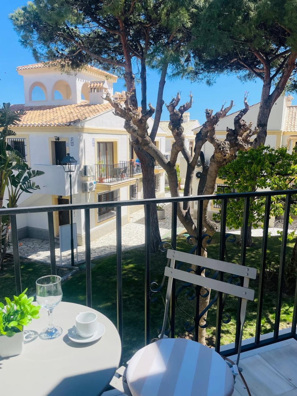 View (from property/room), Balcony/Terrace, Garden view