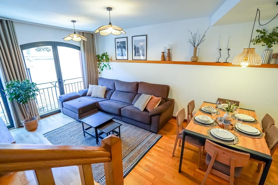 Living room, Dining area