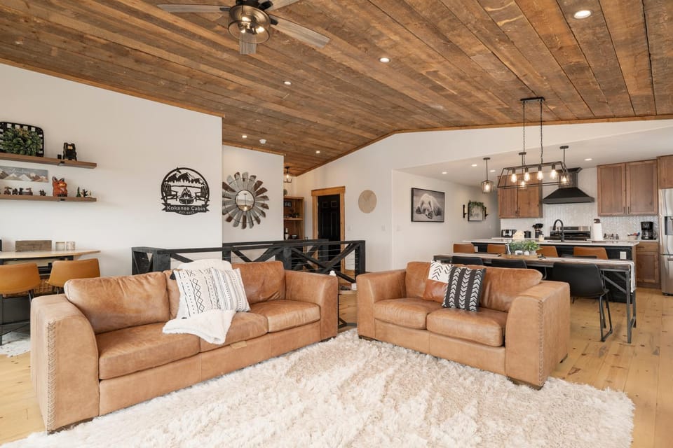 Kitchen or kitchenette, Living room, Seating area, furniture