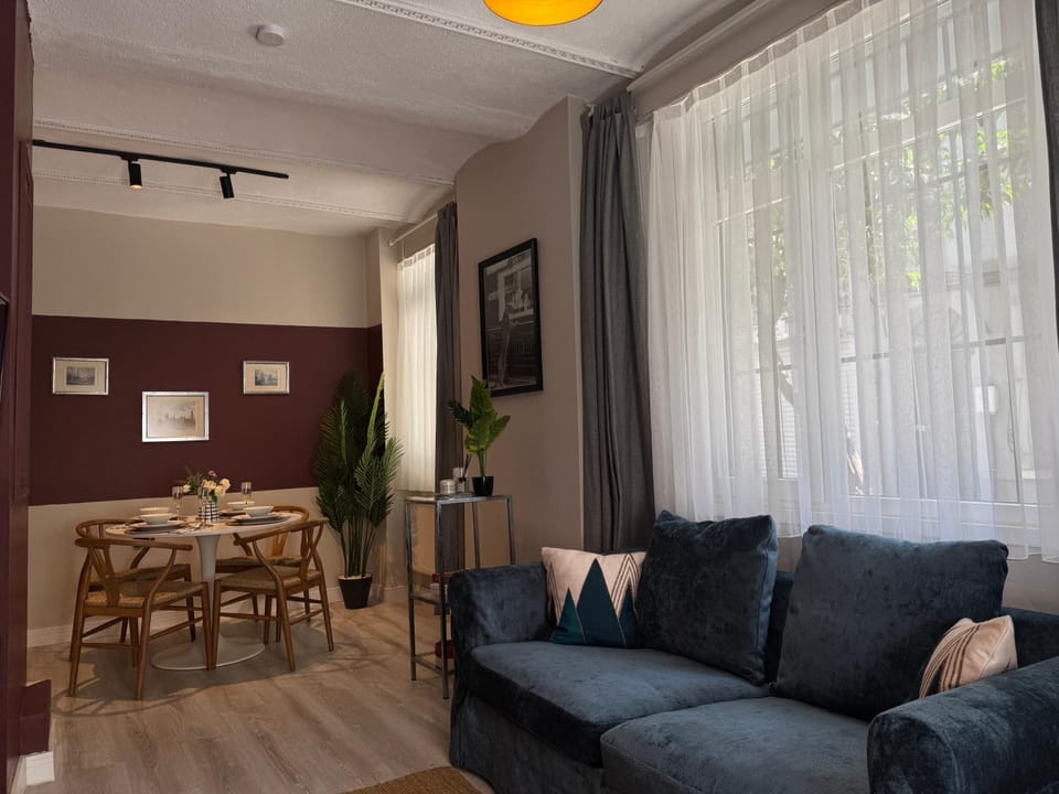 Stylish Apartment 3 Min to Metro Apartment in Istanbul