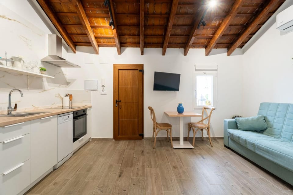 Living room, Lounge or bar, Breakfast, internet