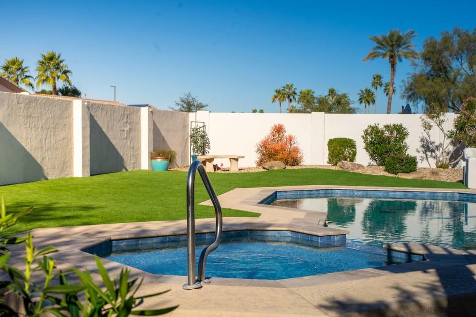 Pool & Spa Outdoor Fireplace BBQ Pool Table House in Goodyear