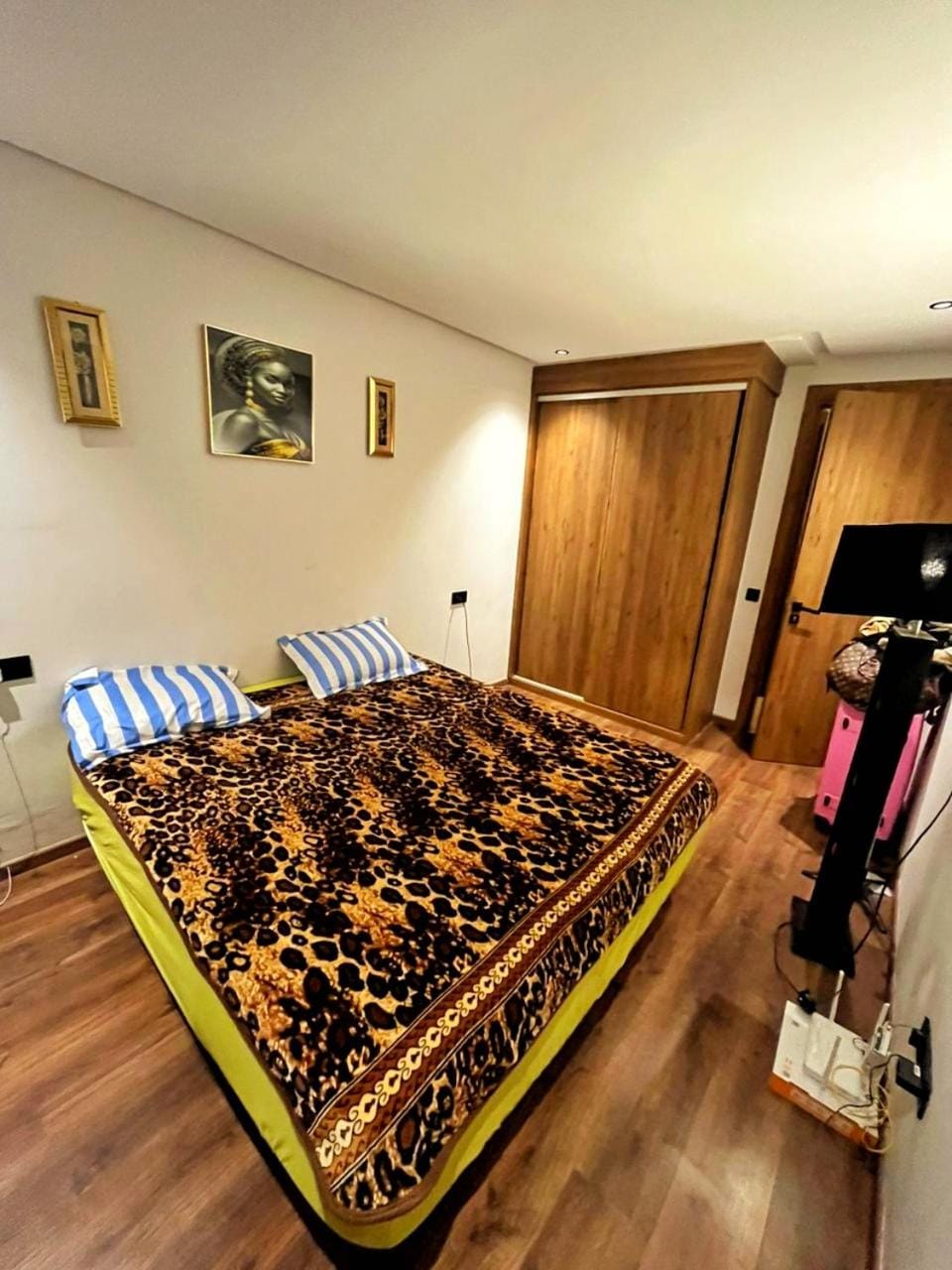 Les-iris-Appartement-moderne-chambre-salon-au-cœur-de-Casablanca Apartment in Casablanca