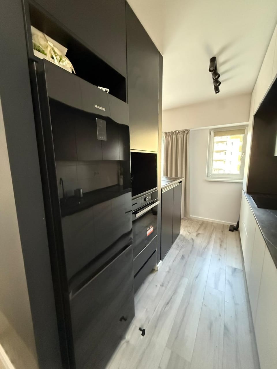 Kitchen or kitchenette, oven