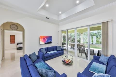 Seating area, Dining area