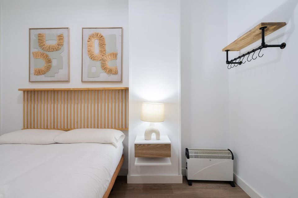 Steps to Gran Via Stylish 1BR in Chueca Alquiler Temporal Apartment in Centro