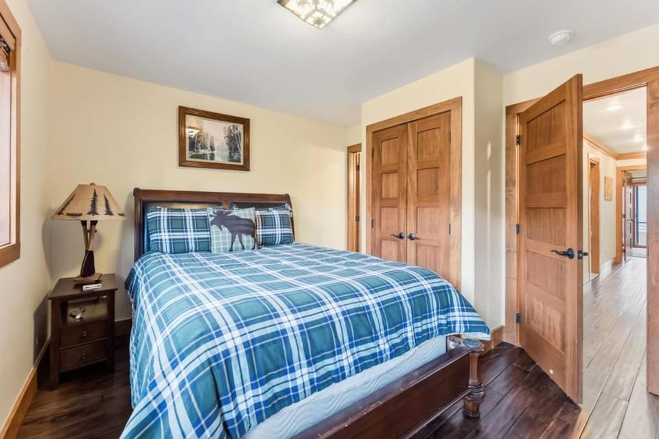 Bed, Bedroom, furniture, wardrobe