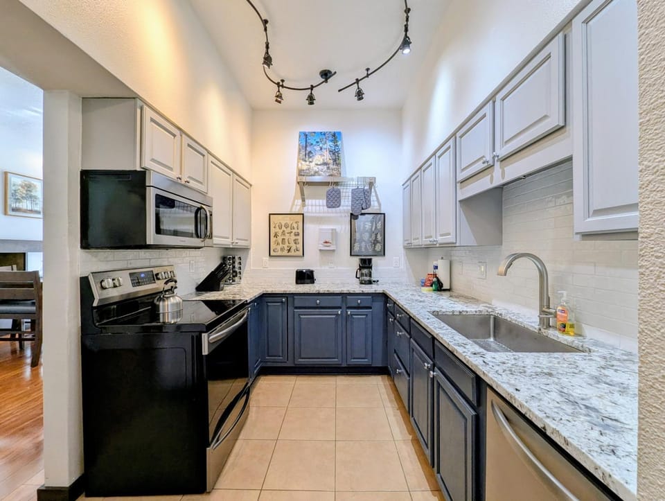 Quicksilver 1674 by SummitCove Lodging in Colorado House in Keystone