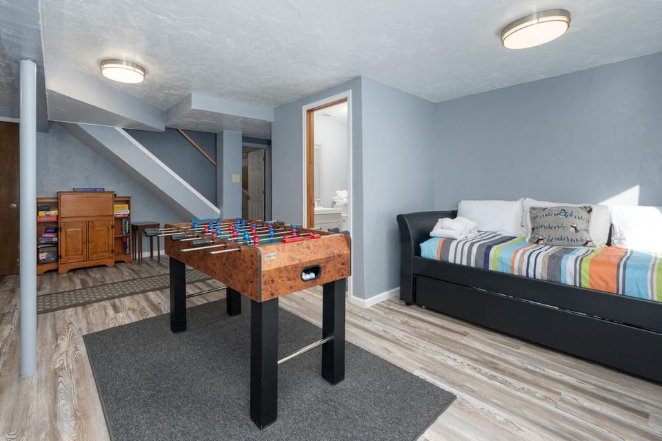Game Room, Living room, Seating area, furniture